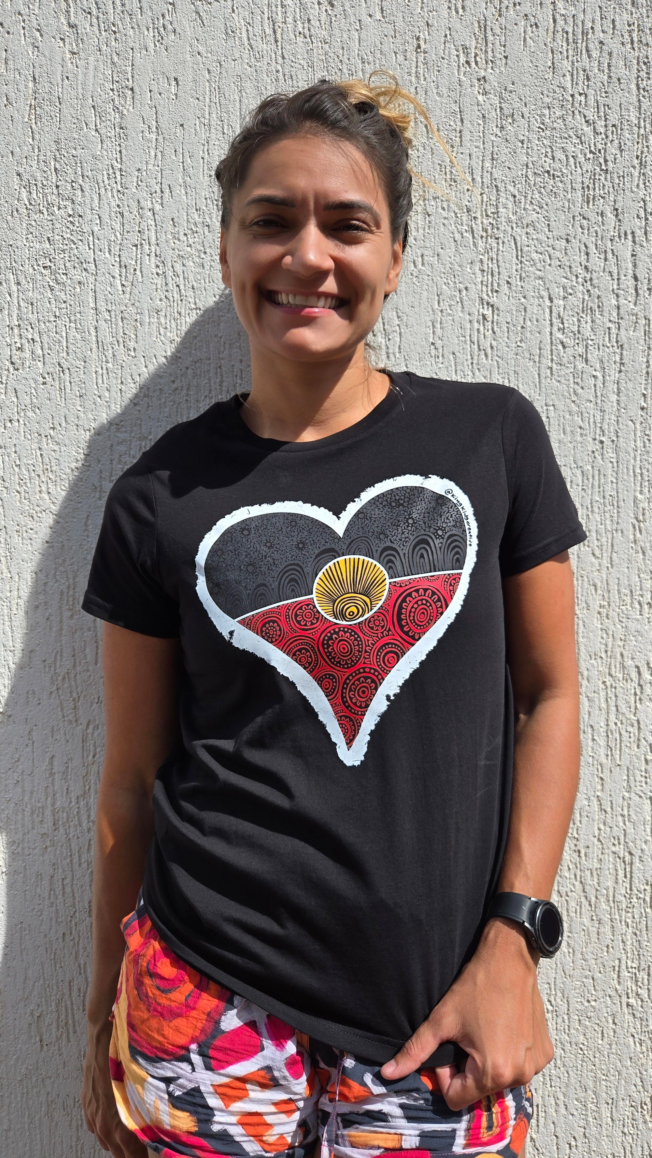 Aboriginal Art Flaglove unisex T-Shirt